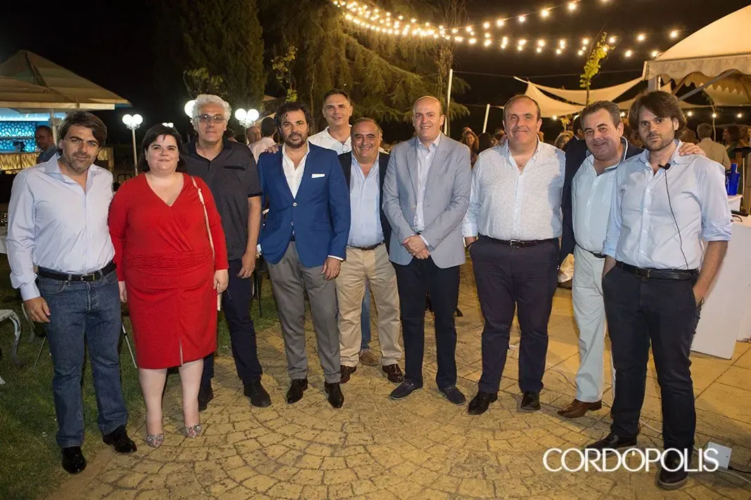 Foto de grupo de socios de Sinergia Córdoba en la Gala Primer Aniversario